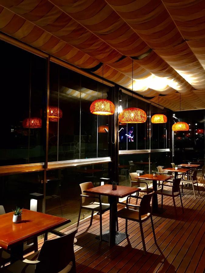Hotel Dom Lourenco Areia Branca Bagian luar foto